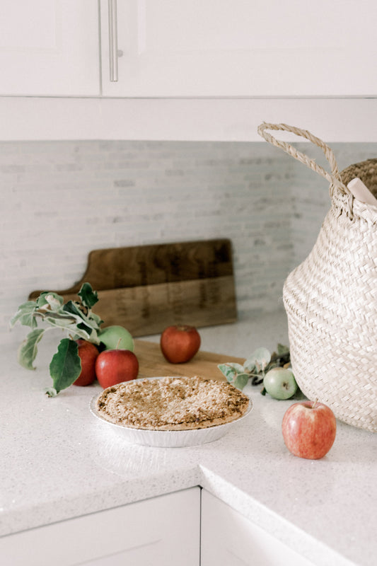 Scent and the Seasons: How Fragrance Reflects the Changing Year